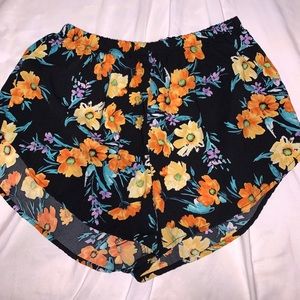 super cute floral/tribal pattern flow shorts! ☀️